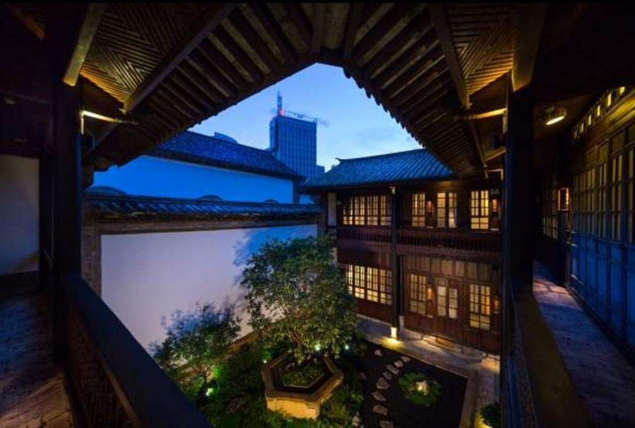 קונמינג Silver Chest Boutique Hotel מראה חיצוני תמונה